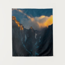 De laatste zonadem op de majestueuze bergen wandkleed