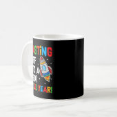 De lancering in een nieuw schooljaar eerste dag on koffiemok (Voorkant links)