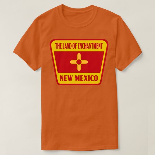 De Land van Betovering New Mexico Retro Flag Badg T-shirt (Design voorkant)
