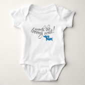 De lange wachttijd van Dachshund Newborn Gift waar Romper (Voorkant)