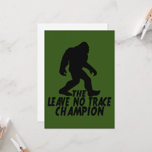 De Leave No Trace Champion Grappige Bigfoot Kaart (Voorkant / Achterkant in situ)