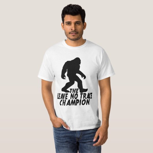 De Leave No Trace Kampioen Grappige Bigfoot T-shirt (Voorkant volledig)