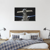 De ledemaat van de aarde snijdt een Soyuz ruimteva Canvas Afdruk (Insitu (Slaapkamer))