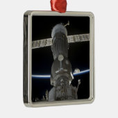 De ledemaat van de aarde snijdt een Soyuz ruimteva Metalen Ornament (Rechts)