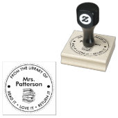 De leden lezen het liefste dat het op persoonlijke rubberstempel (Gestempeld)