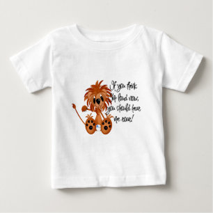 De Leeuw van het baby hoort me de T-shirts en de
