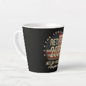 De legende is met pensioen 2026 Grappig Latte Mok (Linkerhoek)