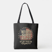 De Legende Is Met Pensioen 2026 Grappig Tote Bag (Achterkant)