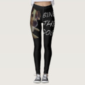 De leggings van de hond binden (Voorkant)