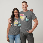 De leraar laat de duiven niet te dicht in de buurt t-shirt (Unisex)