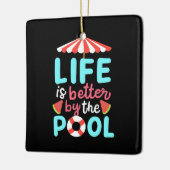 De levenszwemmer is beter voor de pool keramisch ornament (Links)