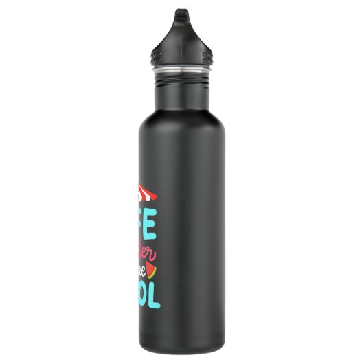 De levenszwemmer is beter voor de pool waterfles  (Rechts)