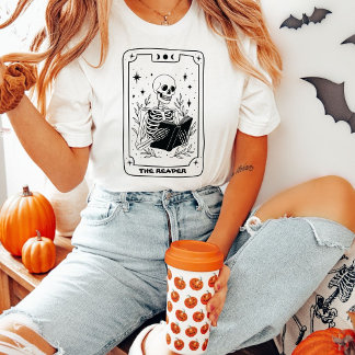 De Lezer Skelet Tarotkaart Boekachtig Halloween T-shirt