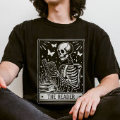 De lezer Skeleton lezen Booklover Halloween T-shirt