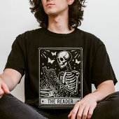 De lezer Skeleton lezen Booklover Halloween T-shirt