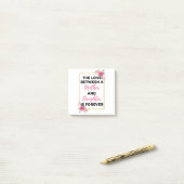 De liefde tussen een moeder en dochter is voor alt post-it® notes (Op bureau)