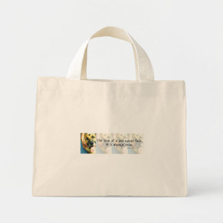 De liefde van een huisdier mini tote bag