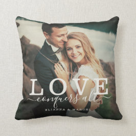 De liefde verwerft Alle Moderne Foto van het Manus Kussen
