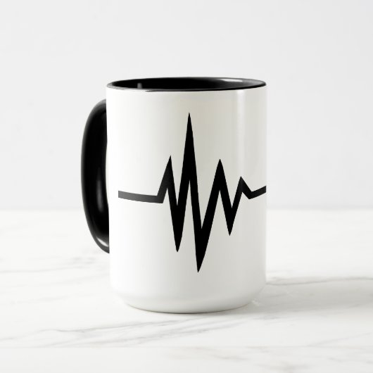 De Lijn van de frequentie met past de Mok van het  (Voorkant links)