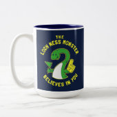 De Loch Ness Monster gelooft in jou Tweekleurige Koffiemok (Links)