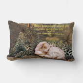 De luipaard moet liggen met de lamb-Isaiah 11 Kussen (Voorkant)