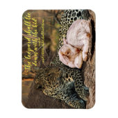 De luipaard zal met lam-Isaiah 11 liggen Magneet (Verticaal)