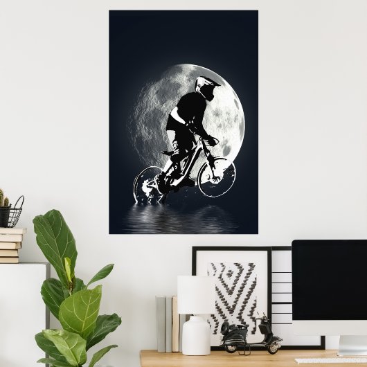 De maan achtervolgen - Mountain Biker Poster (Thuiskantoor)