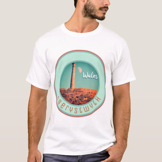 De Maan en een Toren: Aberystwyth, Wales T-shirt (Voorkant)