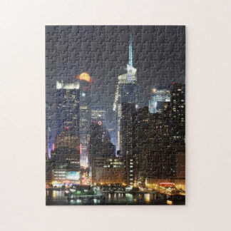 De maan gaat over Midtown New York. Legpuzzel