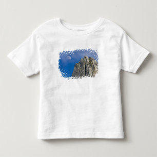 De maan komt op en schijnt door de wolken kinder shirts