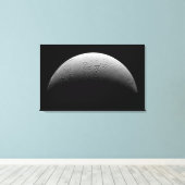 De maan van Saturnus Enceladus Canvas Afdruk (Insitu (Houten vloer))