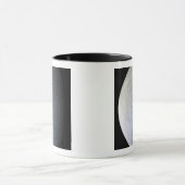 De maan van Saturnus Enceladus Mok (Midden)