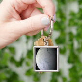 De maan van Saturnus Enceladus Sleutelhanger (Hand)