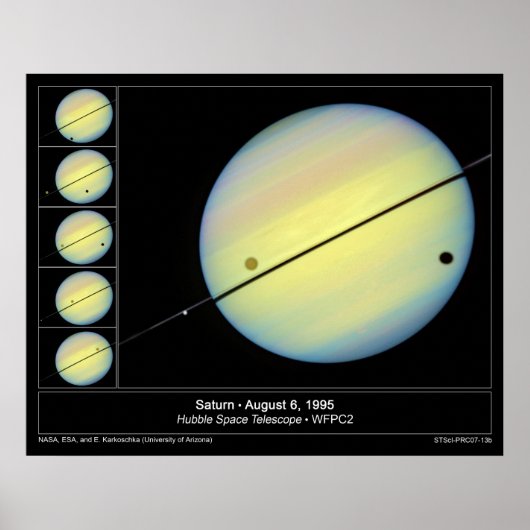 De maan van Saturnus Titan die door de planeet rij Poster (Voorkant)