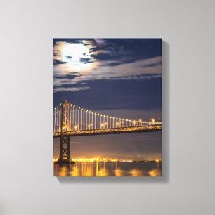 De maan vanavond over de Brug van de baai Canvas Afdruk