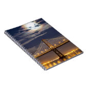 De maan vanavond over de Brug van de baai Notitieboek (Rechterzijde)