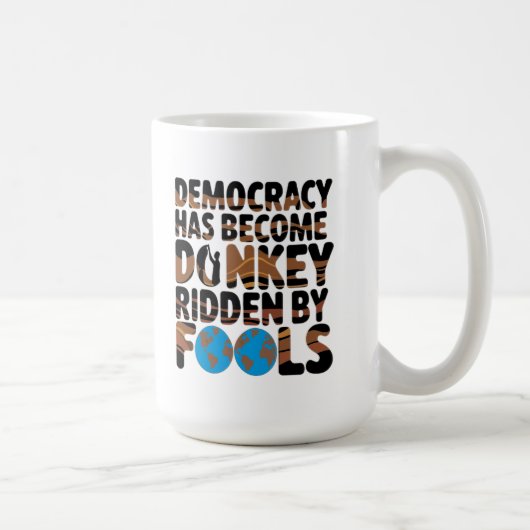 De macht van de onwetende koffiemok (Rechts)
