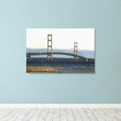 De Mackinac Bridge die de Straat van 3 overspannen Canvas Afdruk (Insitu (Houten vloer))