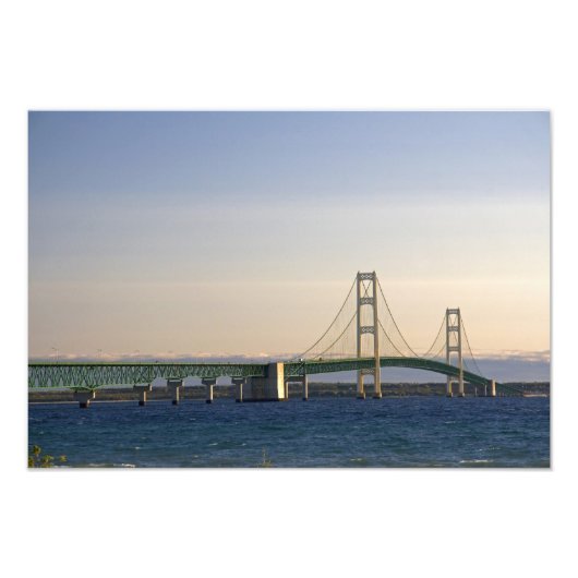 De Mackinac Bridge die de Straat van 3 overspannen Foto Afdruk (Voorkant)