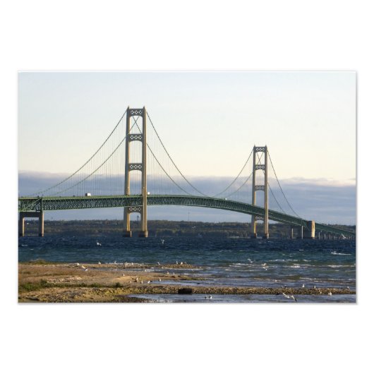 De Mackinac Bridge die de Straat van 4 overspannen Foto Afdruk (Voorkant)