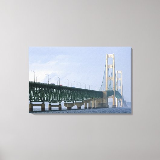 De Mackinac-brug overspant de Straits of Canvas Afdruk (Voorkant)