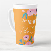 De magie van bloemen latte mok (Linkerhoek)