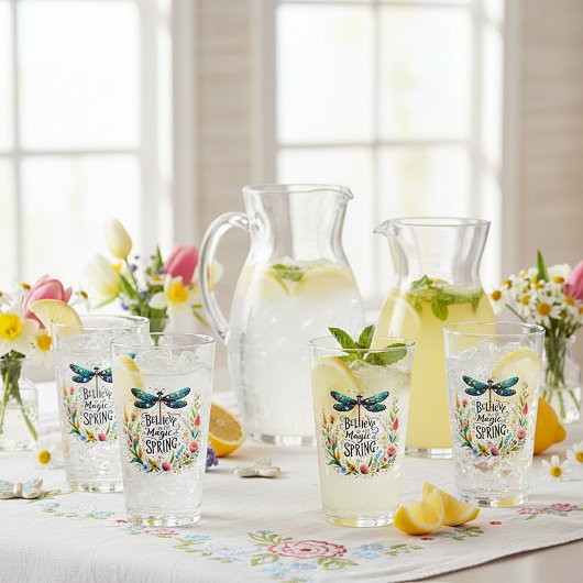 De magie van de lente bloemen glas