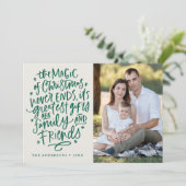 De magie van kerst beige en groene foto feestdagenkaart (Staand voorkant)