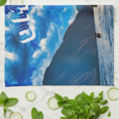 De majestueuze schoonheid van Oman's Kustparadijs Theedoek (Gevouwen)