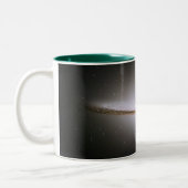 De Malli Sombrero Galaxy (M104) Tweekleurige Koffiemok (Links)