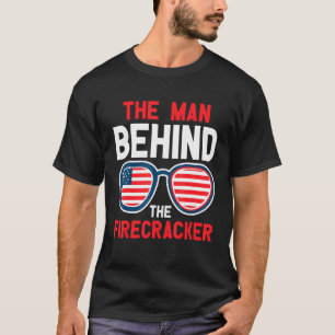 De man achter de vuurwerk papa vader 4 juli t-shirt