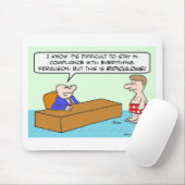 De man in ondergoed voldoet niet meer. muismat (Met muis)