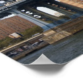 De Manhattan Bridge over de East River Poster (Hoek)
