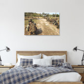 De Marines van de V.S. verstrekken veiligheid als  Canvas Afdruk (Insitu (Slaapkamer))